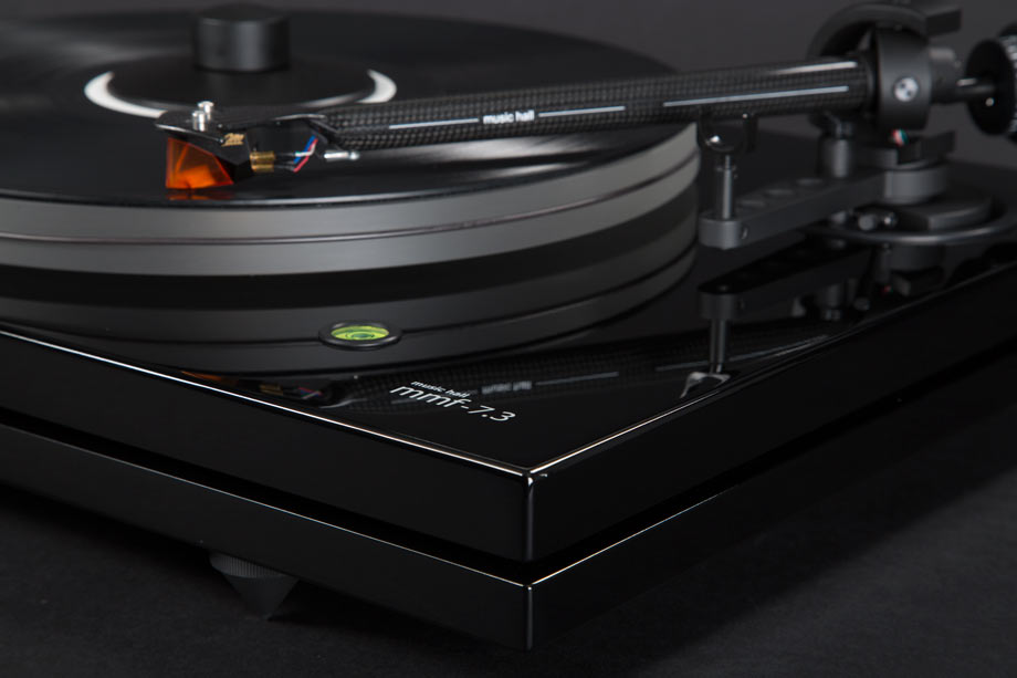 music-hall-mmf-7.3-turntable-black-detail