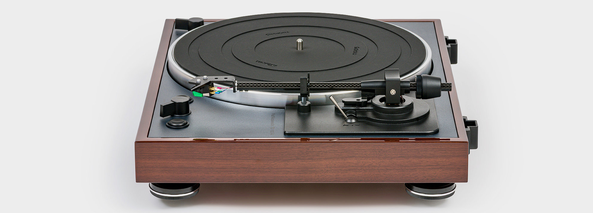 Thorens TD 102 A: un nuevo capítulo en el campo de los giradiscos automáticos